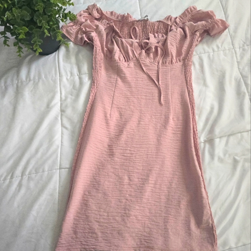 Elegant Pink Off-Shoulder Dress Size M